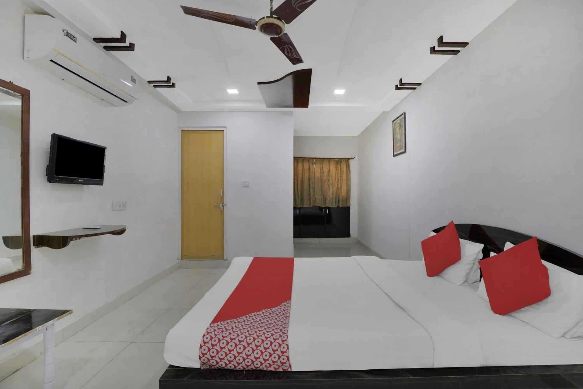 Hotel O Rudra Palace Ahmadábád Kültér fotó